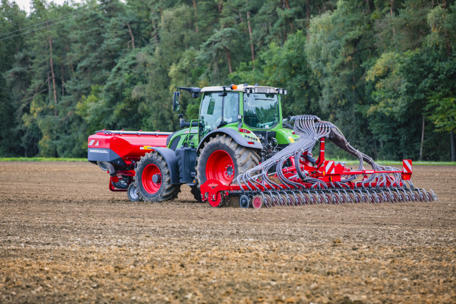 Taro SL - 3-point seeding technology - Seeding | HORSCH