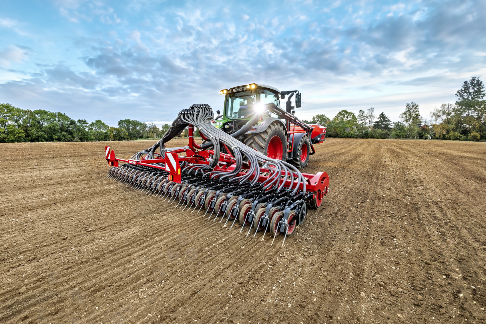 Taro SL - 3-point seeding technology - Seeding | HORSCH